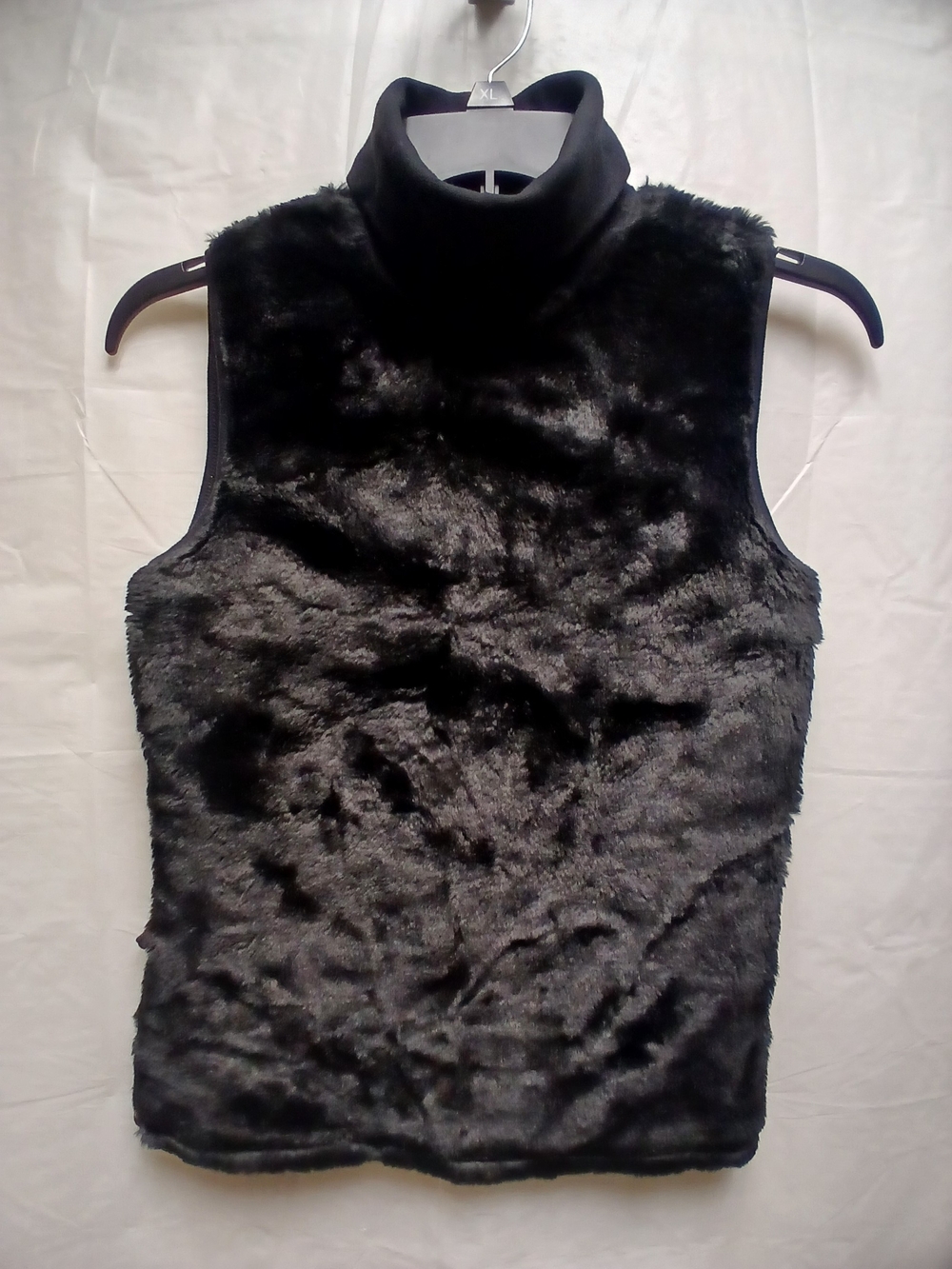 Morgan de Toi Black Faux Fur Sleeveless Turtleneck Camisole
